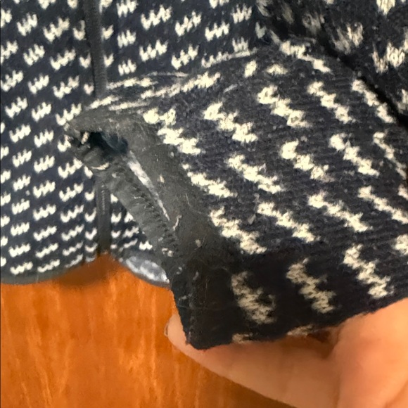 L.L. Bean Blue and White Patterned Sweatshirt - Picture 4 of 5
